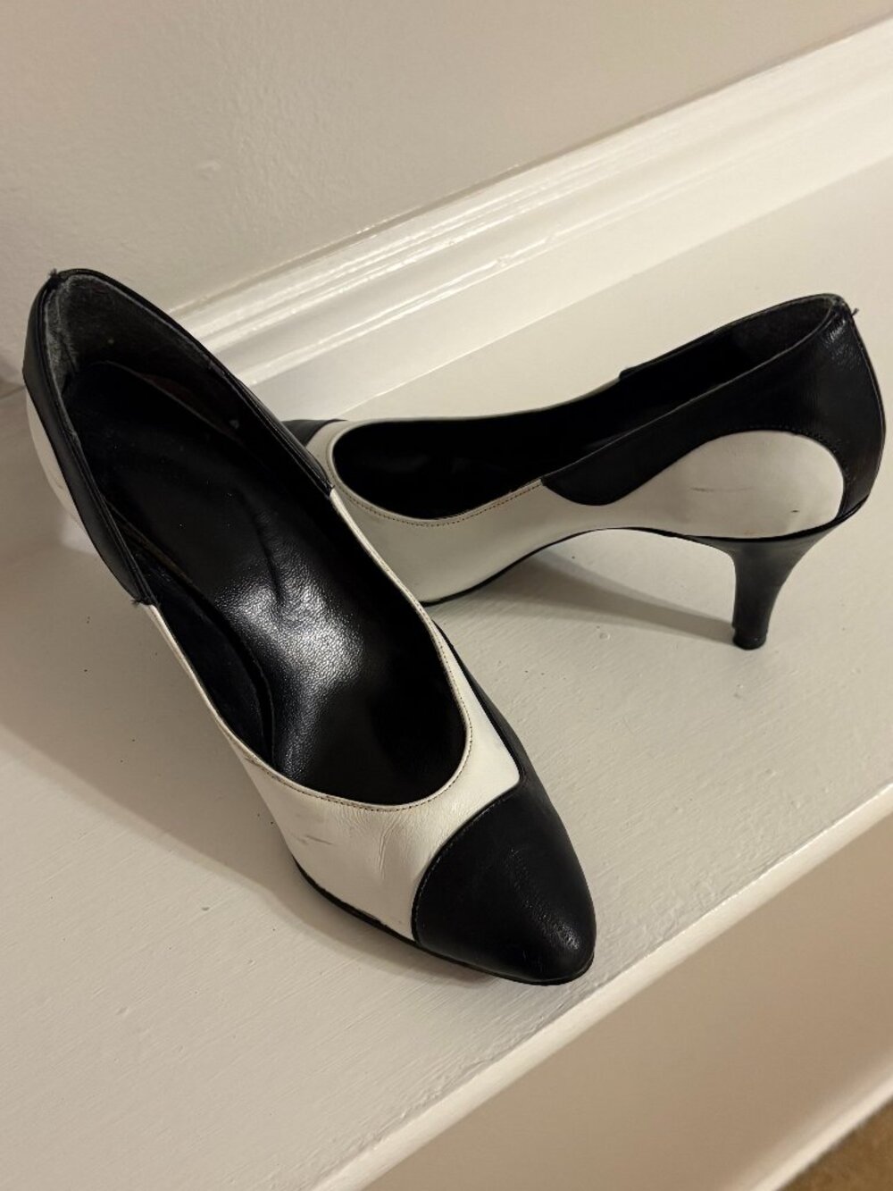 Women's Vintage Black & White Colorblock Spiegel Heel Pumps -Size 7
